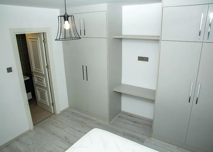 House With Balcony Apartment *